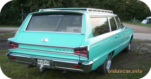 1965 Dodge Custom 880 4d 6p Wagon back